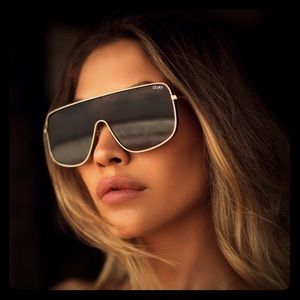 Quay “Unbothered” Shield Sunglasses Kylie Edition